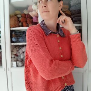 Stachys - Gilet en dentelle pour femme au tricot - Patron de tricot facile - Maloraé Designs