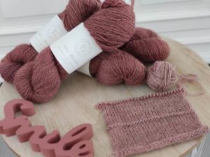 En-cours tricot et échantillon