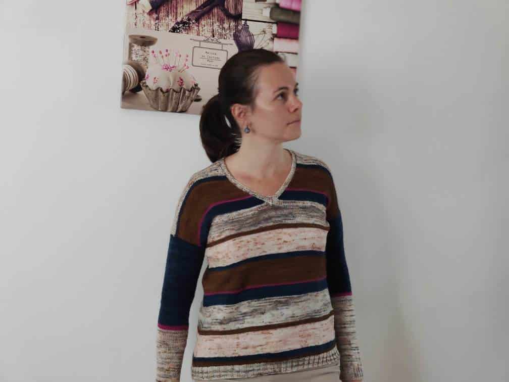 Polygonia, Pull au tricot rayé