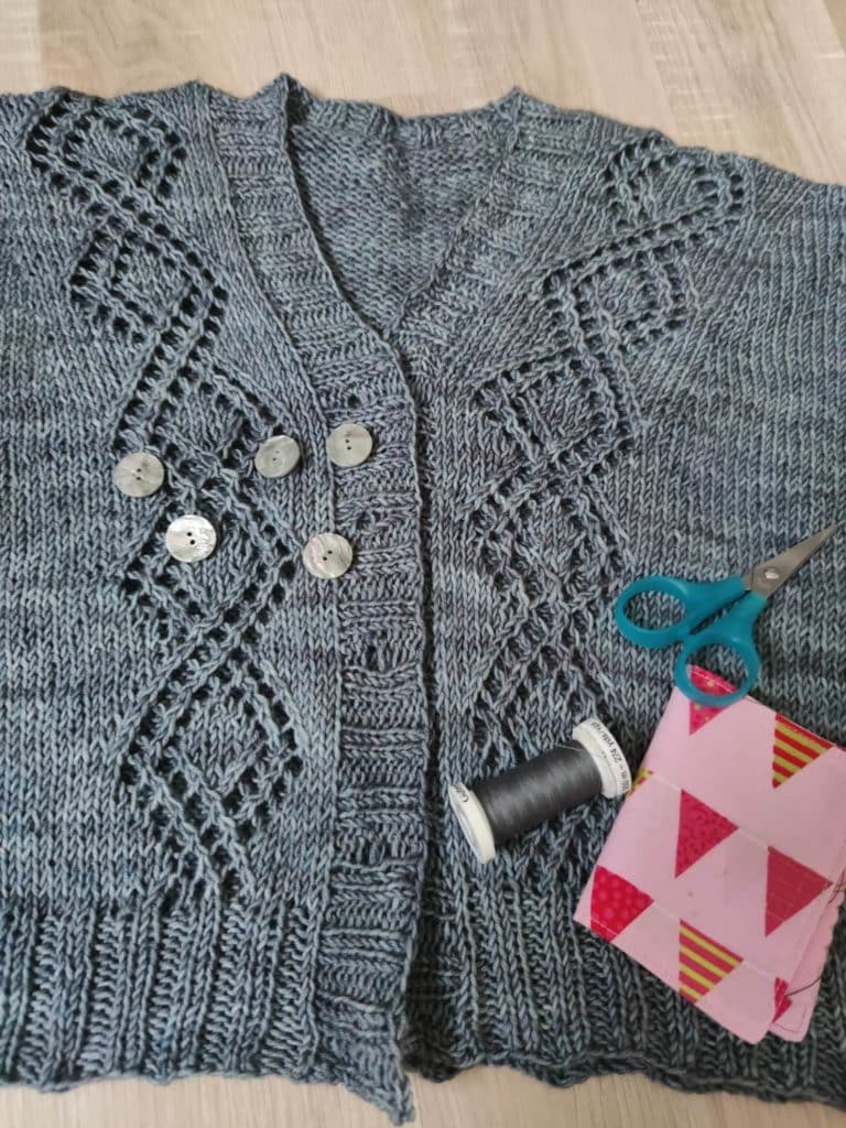 Motacilla, gilet court au tricot
