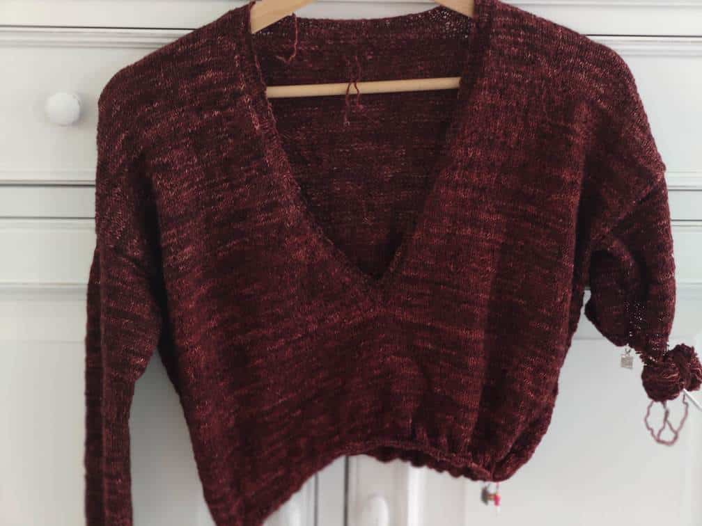 Pull au tricot col V profond