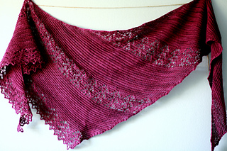 Nurlumintu , châle au tricot pour l'automne
