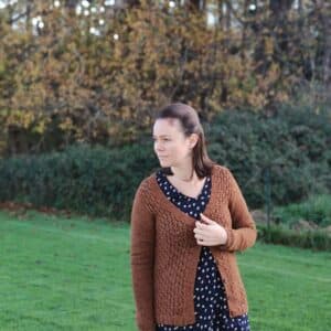 Ma tenue favorite de l'automne- Tenue handmaid - Robe Raven - Gilet Belladonna