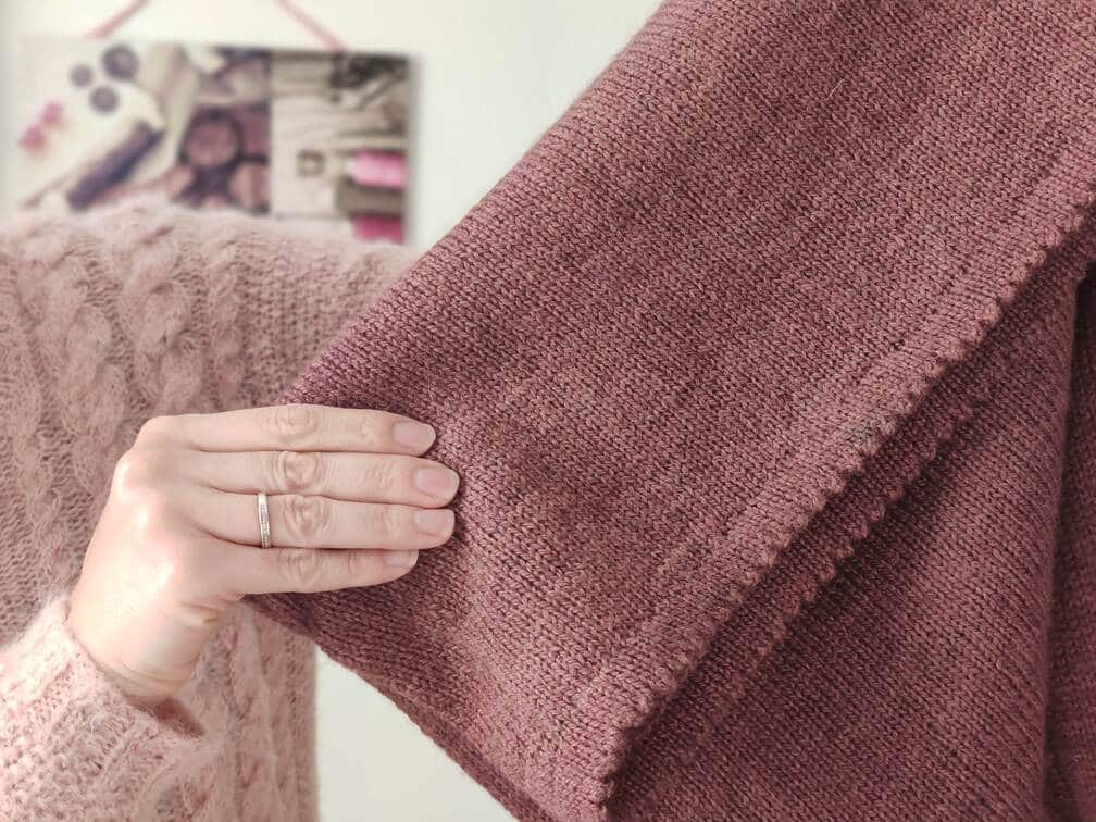 Maloraé Designs - rabat en dent de chat du pull  - tricot