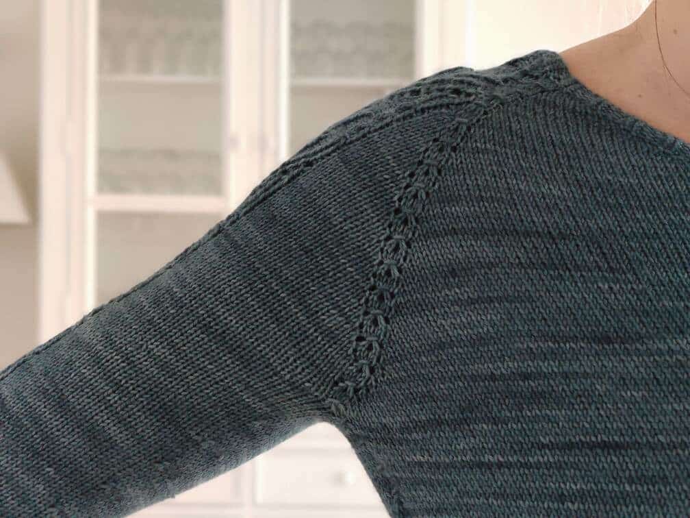 Hysope - Maloraé Designs - Pull raglan en dentelle
