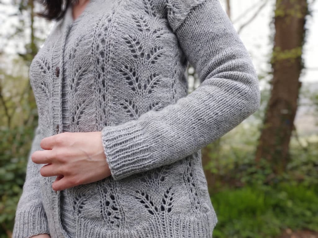 Fougère cardigan - Modèle au tricot pour femme - Maloraé Designs