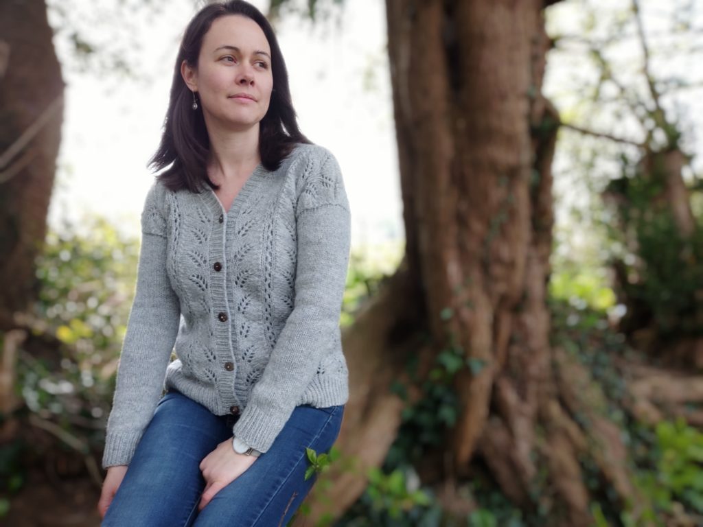 Fougère cardigan - Modèle au tricot - Maloraé Designs