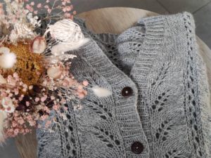 Fougère cardigan - Modèle au tricot pour femme - Maloraé Designs