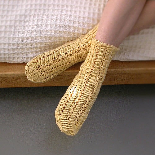 Rainy day socks - Chaussettes au tricot - Patron gratuit -Maloraé Designs