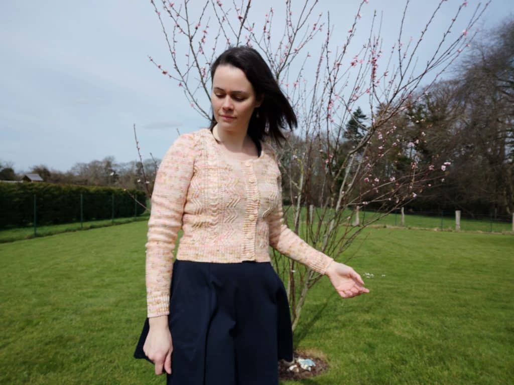 Bellis cardigan - gilet pour femme au tricot - Maloraé designs