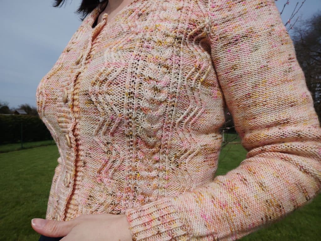 Bellis cardigan - gilet pour femme au tricot - Gilet printanier au tricot -Maloraé designs