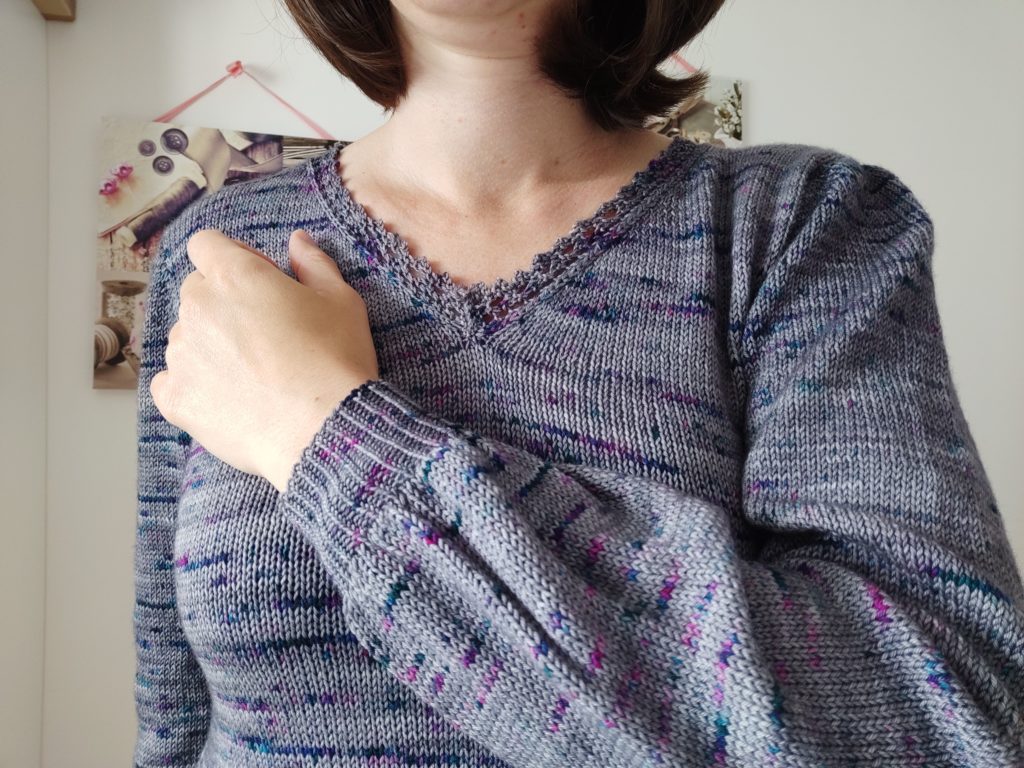 Scaevola - Pull basique au tricot - Maloraé Designs