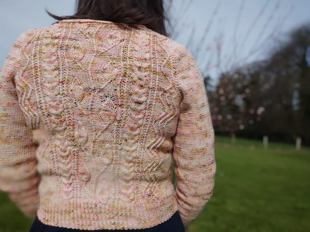 Bellis cardigan - gilet pour femme au tricot - Maloraé designs
