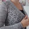 Orlaya - gilet col V pour femme au tricot - Maloraé Designs