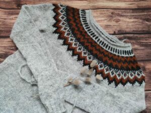 Uncinia - Résumé d'Août - Maloraé Designs