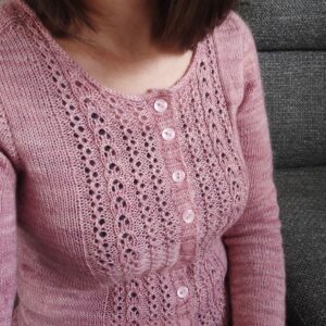 Nahéma - Gilet ajouré au tricot pour femme- Maloraé Designs