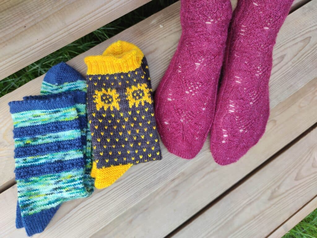 Collection de chaussettes au tricot- Camassia - Amarante - Heliante - Maloraé Designs