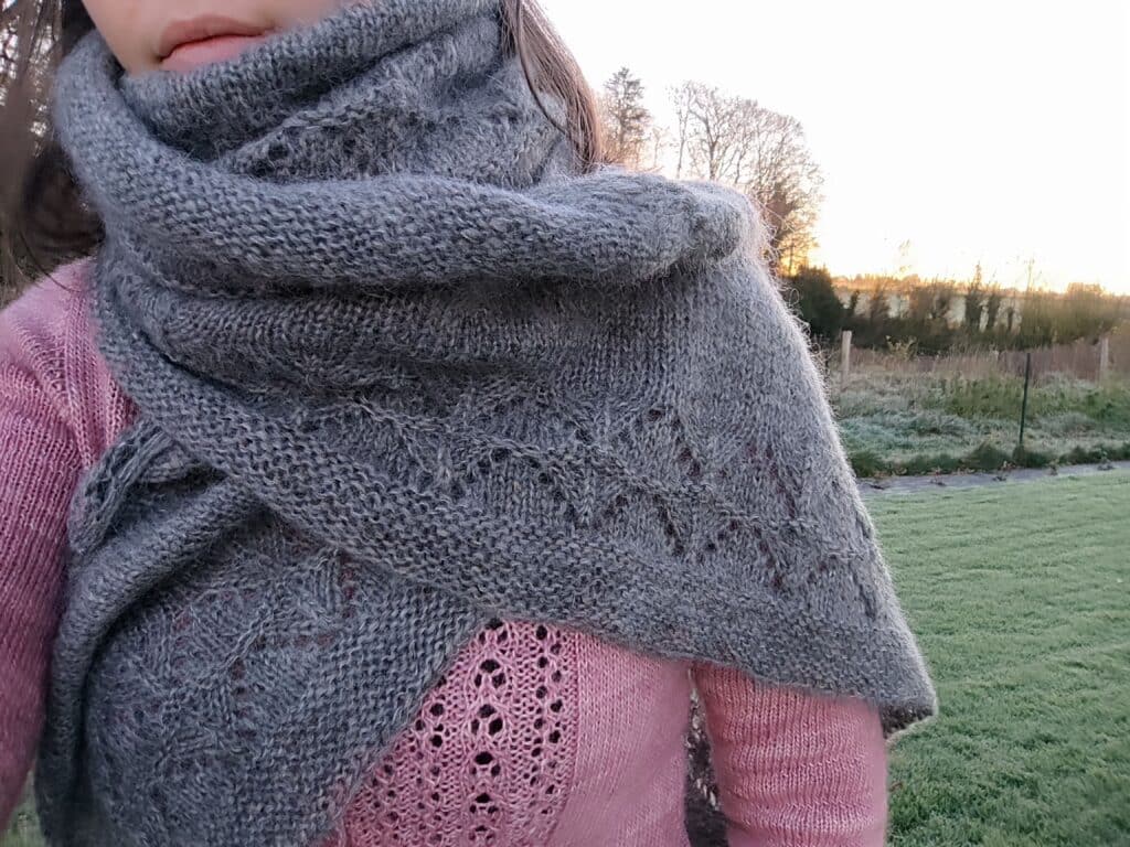 Drimys  shawl - Patron de châle au tricot gratuit - Maloraé Designs