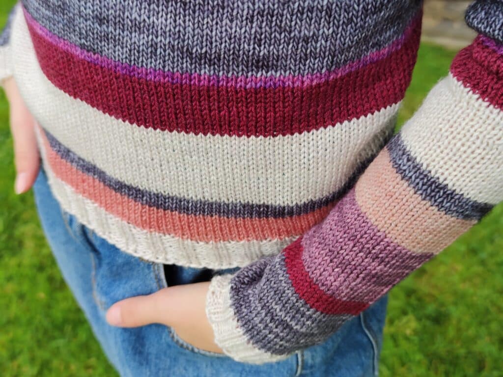 Little Polygonia - Pull enfant au tricot mixte - Maloraé designs