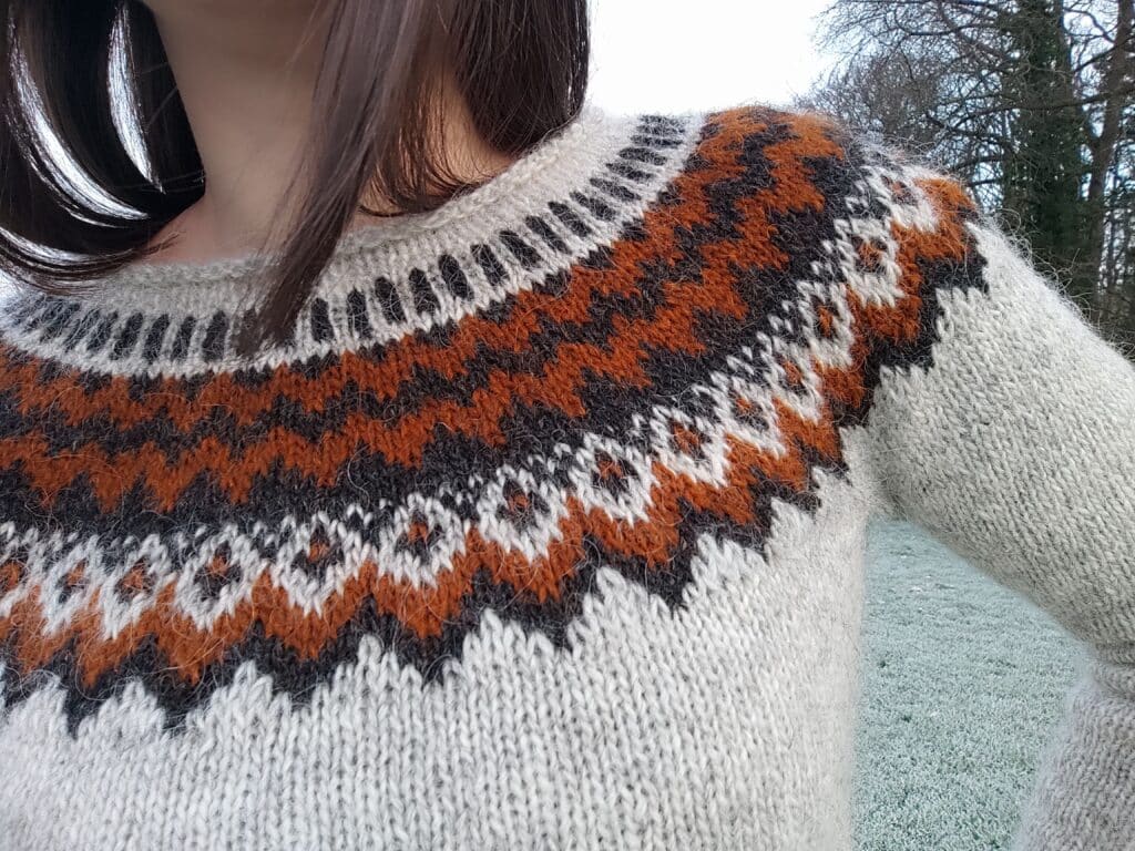 Uncinia +Little Uncinia - pull tricoté en jacquard - Patron de tricot - Maloraé Designs