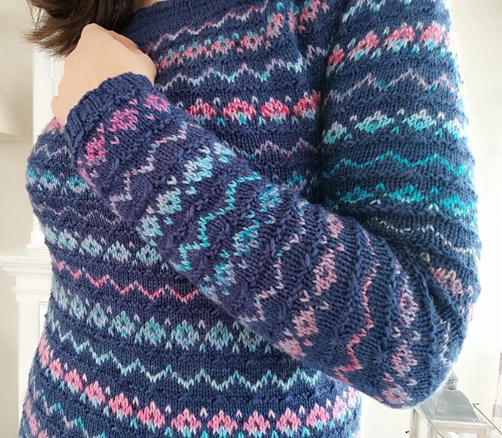 Tyllandsia - Pull femme en jacquard - Patron de tricot - Maloraé Designs
