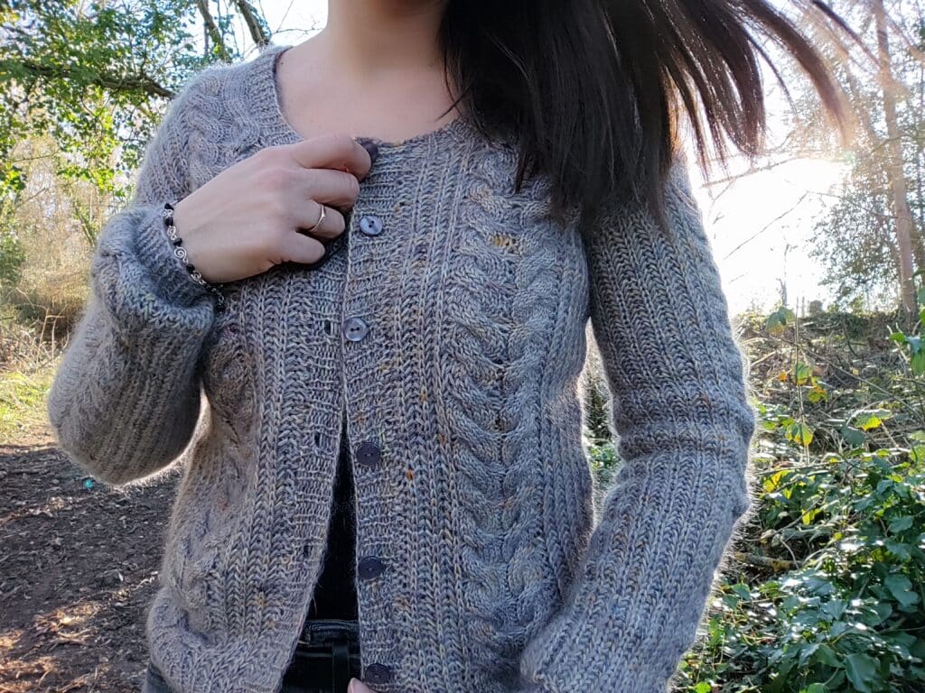 Linen cardigan - Gilet pour femme au tricot - Mars 2022 - Côtes anglaises et tosades - Maloraé Designs