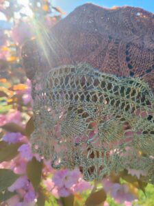 Wildflowers wrap - Étole tricotée en dentelle - Patron de tricot - Maloraé Designs