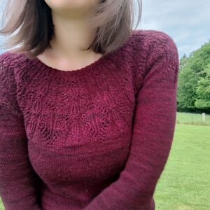 Apténia, un pull en yoke et tricoté en dentelle - Patron de tricot -Maloraé Designs