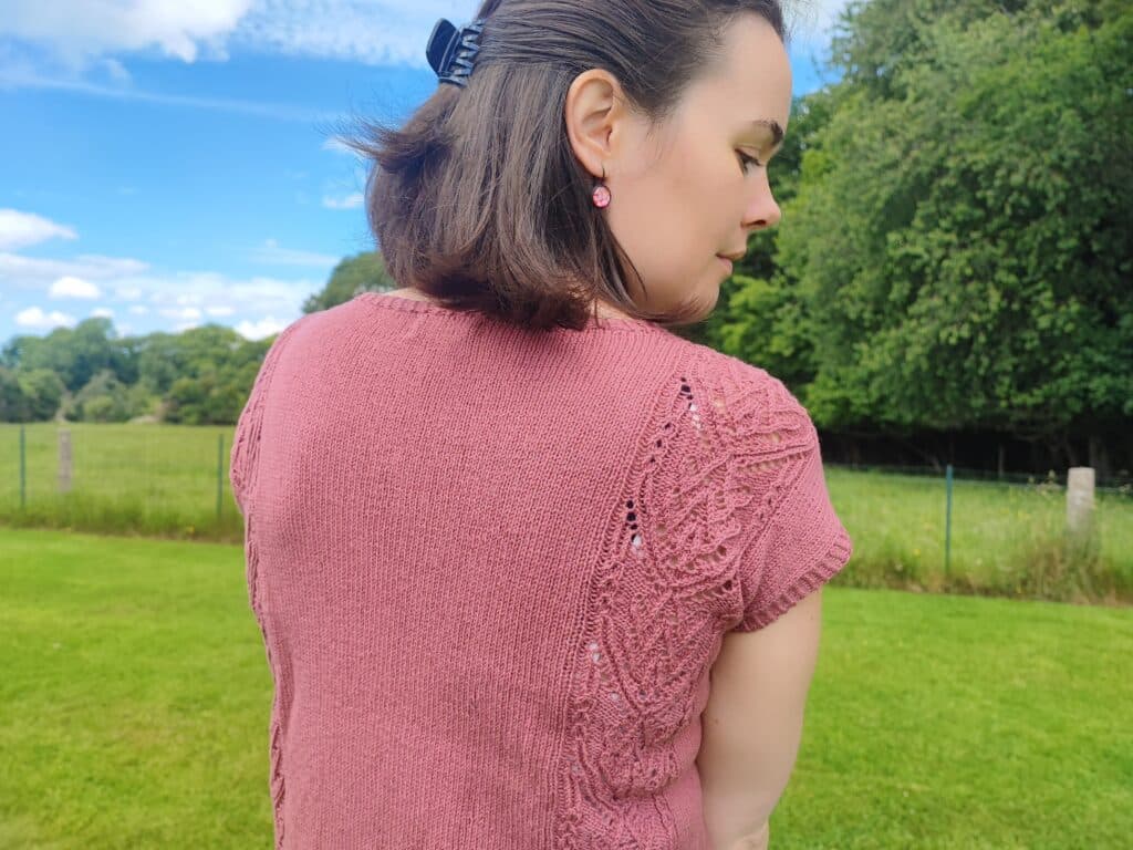 Fumaria - T-shirt au tricot pour femme en dentelle - Patron de tricot - Maloraé Designs