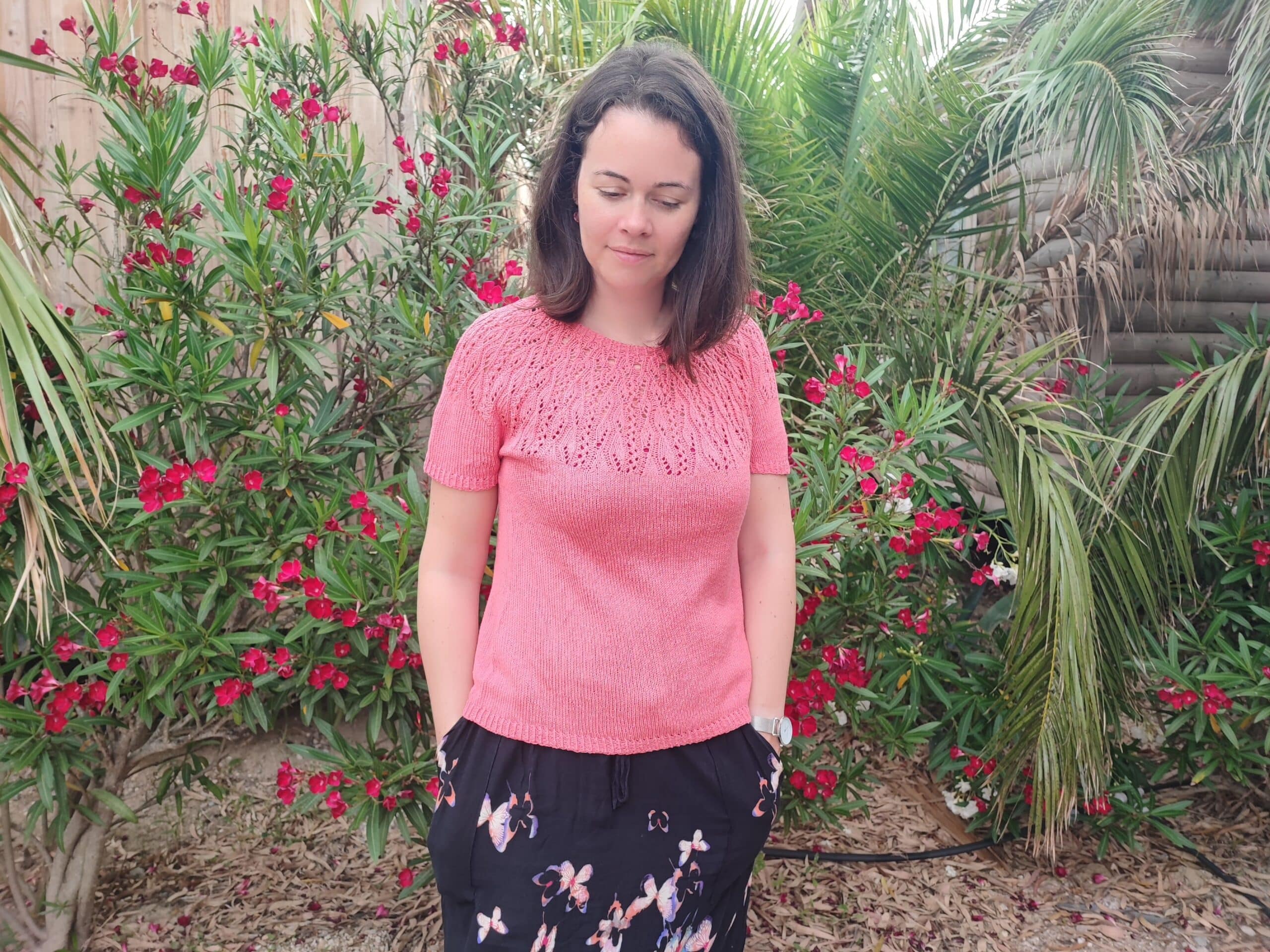 Calisia - tee-shirt en yoke et dentelle - Patron de tricot femme - Maloraé Designs