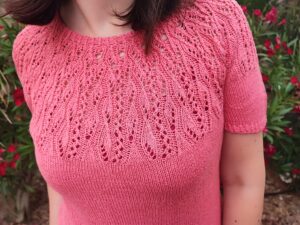 Calisia - tee-shirt en yoke et dentelle - Patron de tricot femme - Maloraé Designs