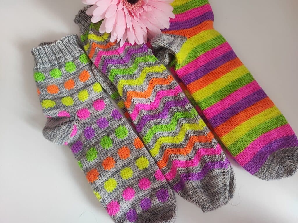 Chaussettes au tricot  - Tuto de tricot chaussettes gratuit - Podcast épisode 37 - Maloraé Designs