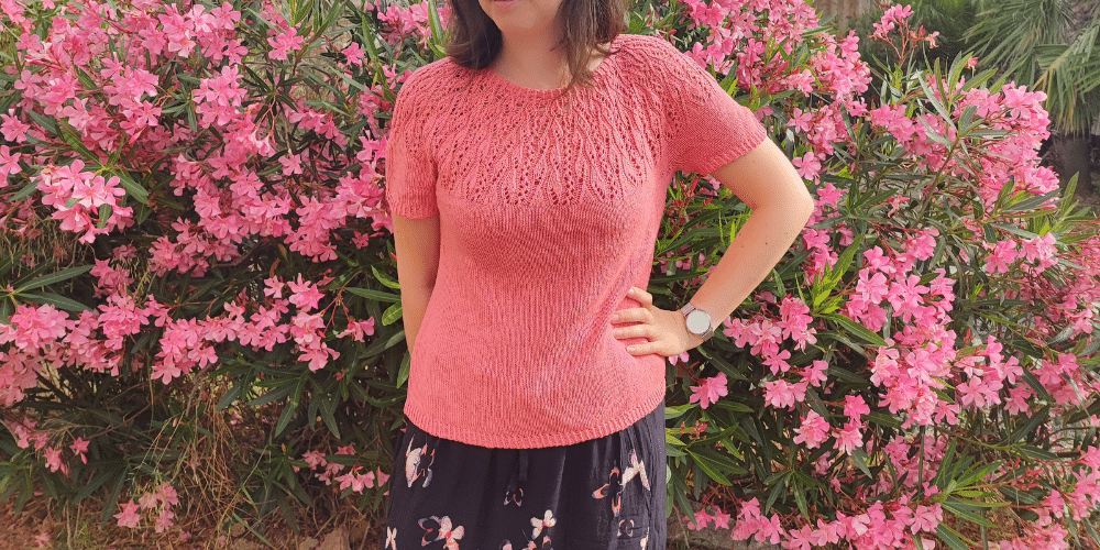 Calisia - tee-shirt en yoke et dentelle - Patron de tricot femme - Maloraé Designs
