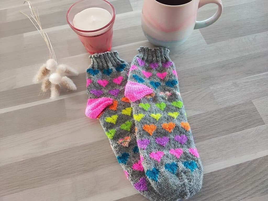 Chaussettes fluo - Tricot - Jacquard - Podcast Épisode 39 - Maloraé Designs