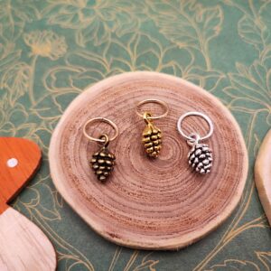 Anneaux marqueurs tricot - Pomme de pin - Accessoires tricot - Maloraé Designs