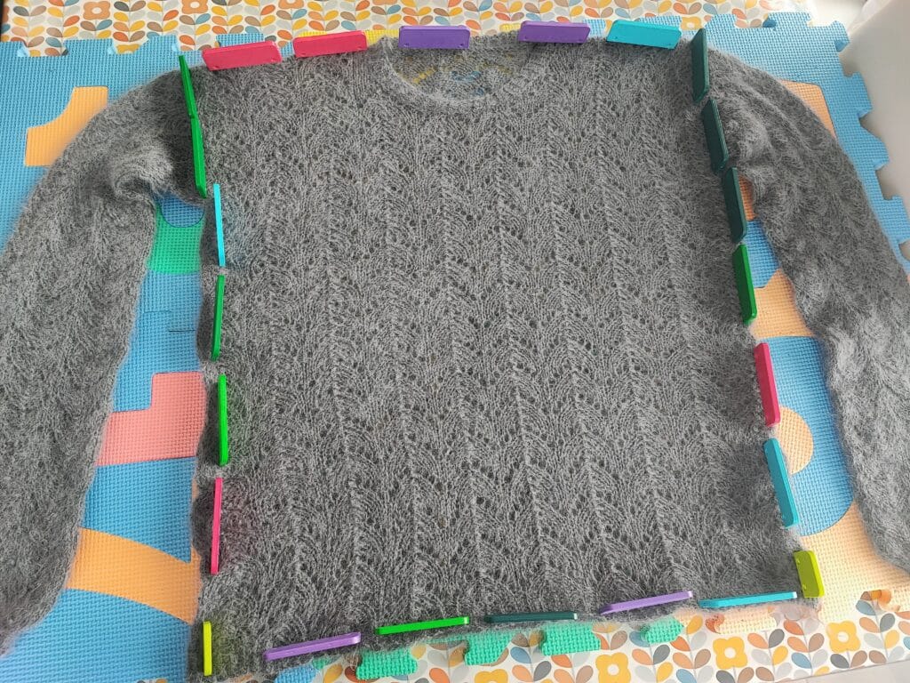 Akebia - pull femme en dentelle - Podcast créatif épisode 42 - Maloraé Designs