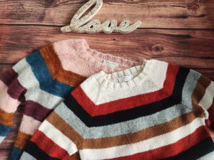 Ophrys, duo de pulls rayés au tricot! - Appel au test - Maloraé Designs - Sortie en Mars 2023