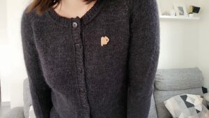 Black Velvet - Gilet raglan pour femme au tricot - Patron tricot - Maloraé Designs