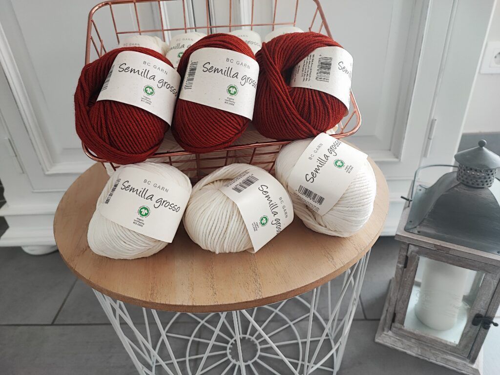 Laine pour pull en jacquard - Les coulisses - Résumé de mars 2023 - Maloraé Designs