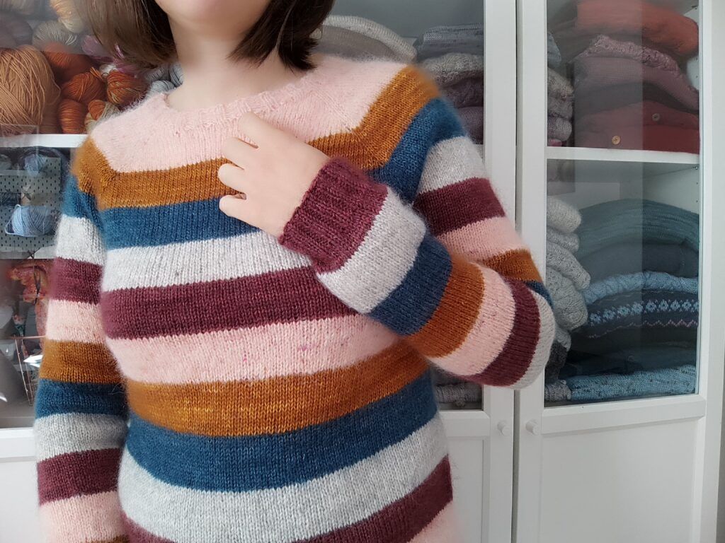 Pull Ophrys - Patron de pull pour femme au tricot - Maloraé Designs
