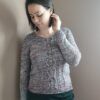 Lychnis - Pull col V pour femme au tricot - Maloraé Designs