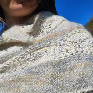 Skimmia - Châle au tricot - Dentelle et point mousse - Maloraé Designs