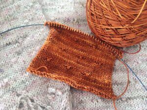 Échantillon Malva sweater fingering - Patron de tricot - Résumé de juin 2023 - Maloraé Designs