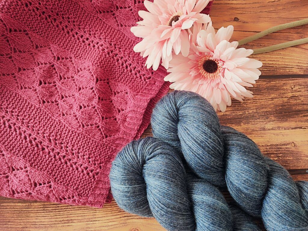 Scopolia, le joli débardeur au tricot pour femme ! - Patron tricot - Maloraé Designs
