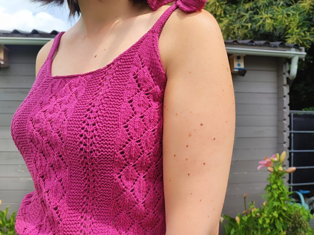 Scopolia, le joli débardeur au tricot pour femme ! - Patron tricot - Maloraé Designs