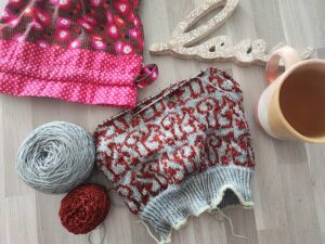 Un peu de tricot et beaucoup d'écriture ! (Résumé Juillet 2023) - Les coulisses - Maloraé Designs