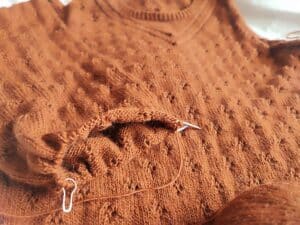 Stipa, un joli pull en dentelle au tricot pour femme ! - Patron de tricot - Maloraé Designs