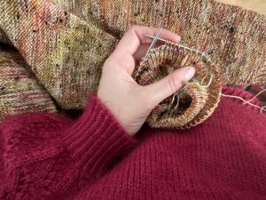 Résumé novembre 2023 - En-cours tricots et nouvelle collection ! - Les coulisses - Tricot - Maloraé Designs