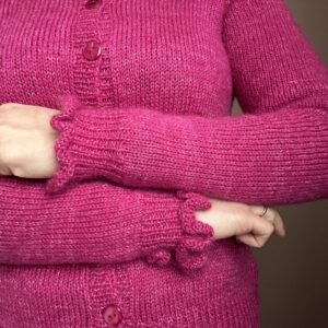 Sidalcea, gilet à manches contigus pour femme au tricot ! - Modèle mois de mars 2024 - Patron tricot - Maloraé Designs