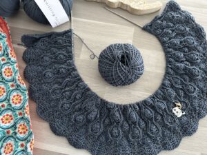 Gilet Plumbum - Gilet femme - Patron tricot - Dentelle - Maloraé Designs